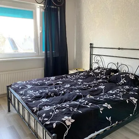 Modern Cozy 2 Bedroom Near Center *