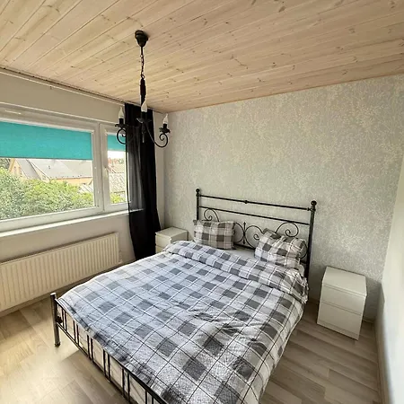 Apartamento Modern Cozy 2 Bedroom Near Center